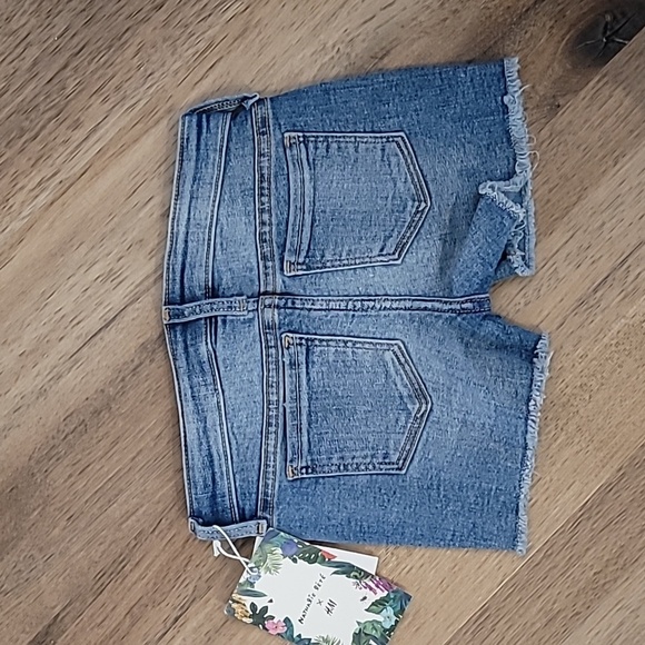 NWT Nathalie Lete x H&M printed floral butterfly stretch denim shorts 18m-2T - Picture 4 of 8
